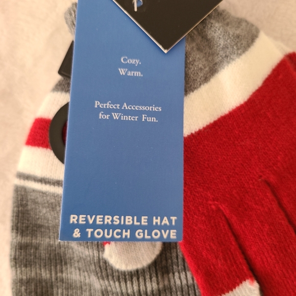 NWT Vince Camuto hat and mitten set - Picture 5 of 5